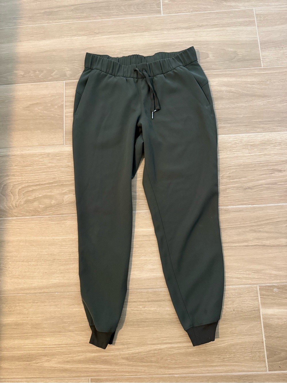 Lululemon On the Fly Jogger in Dark Olive